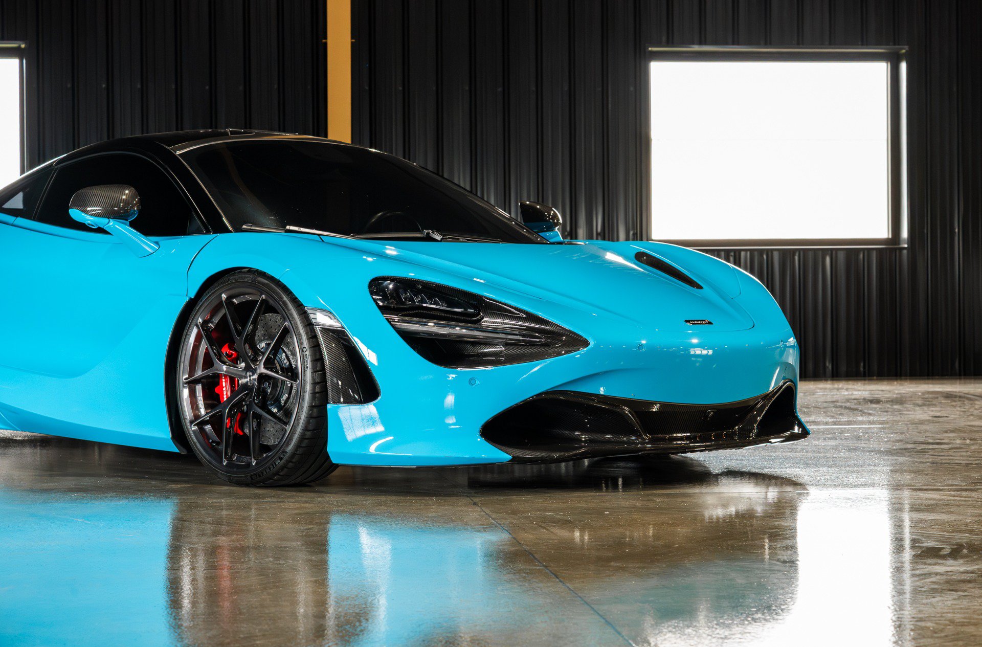 Used 2018 McLaren 720S RWD image 16