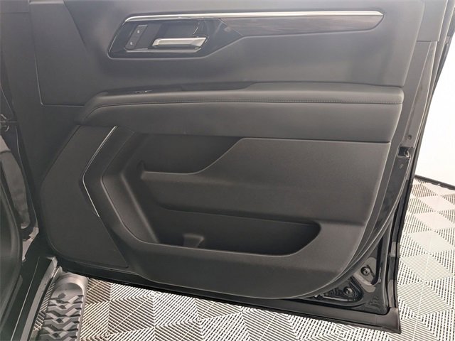 Certified 2025 Chevrolet Suburban Z71 image 36