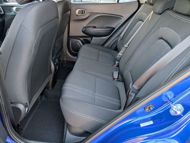 Used 2025 Hyundai Venue SEL image 28