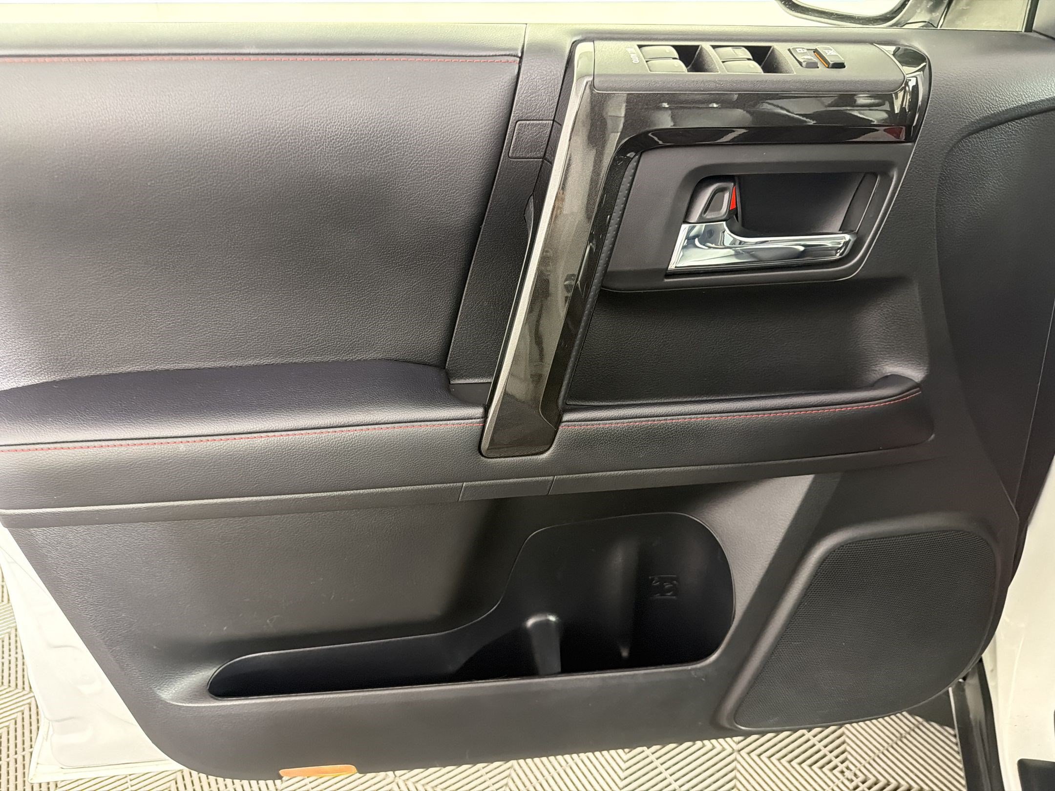 Used 2021 Toyota 4Runner TRD Off-Road Premium w/ Moonroof Package AWD/4WD image 14