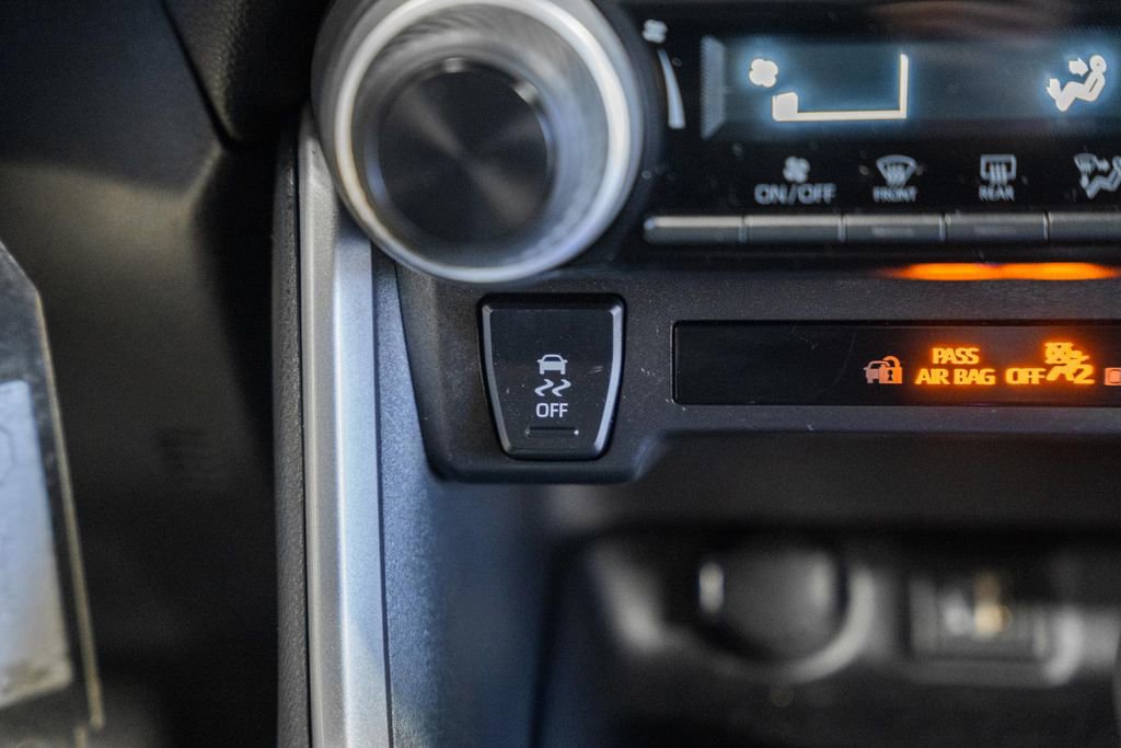 Used 2025 Toyota RAV4 LE image 20