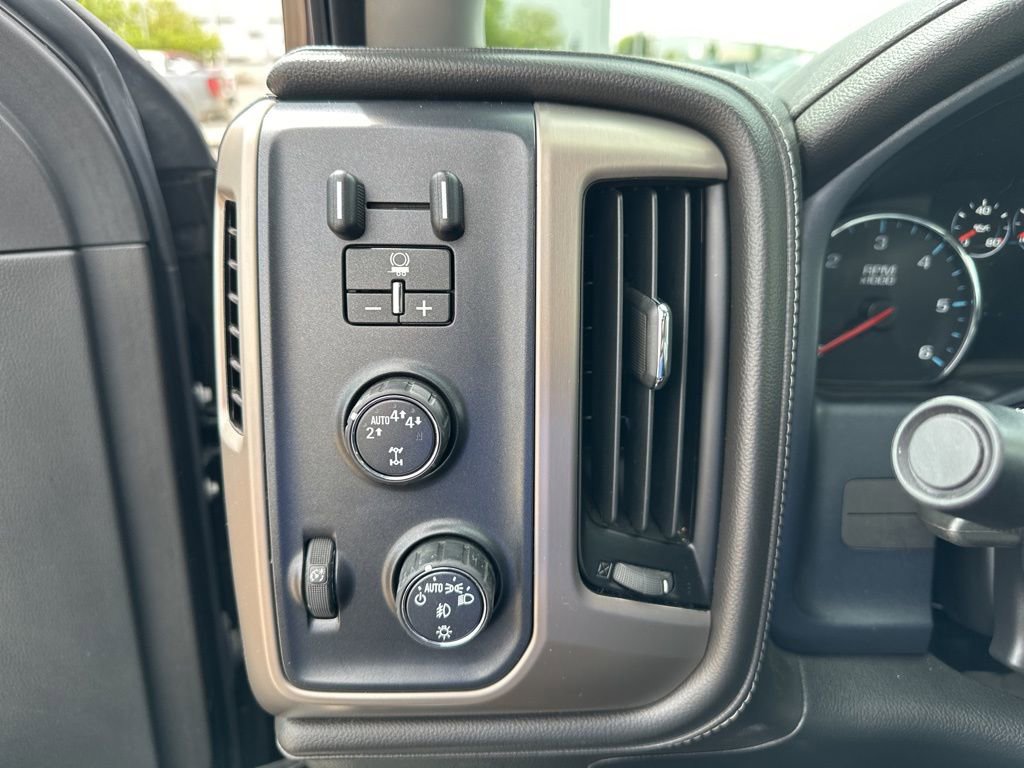 Used 2018 GMC Sierra 1500 Denali w/ Denali Ultimate Package AWD/4WD image 12