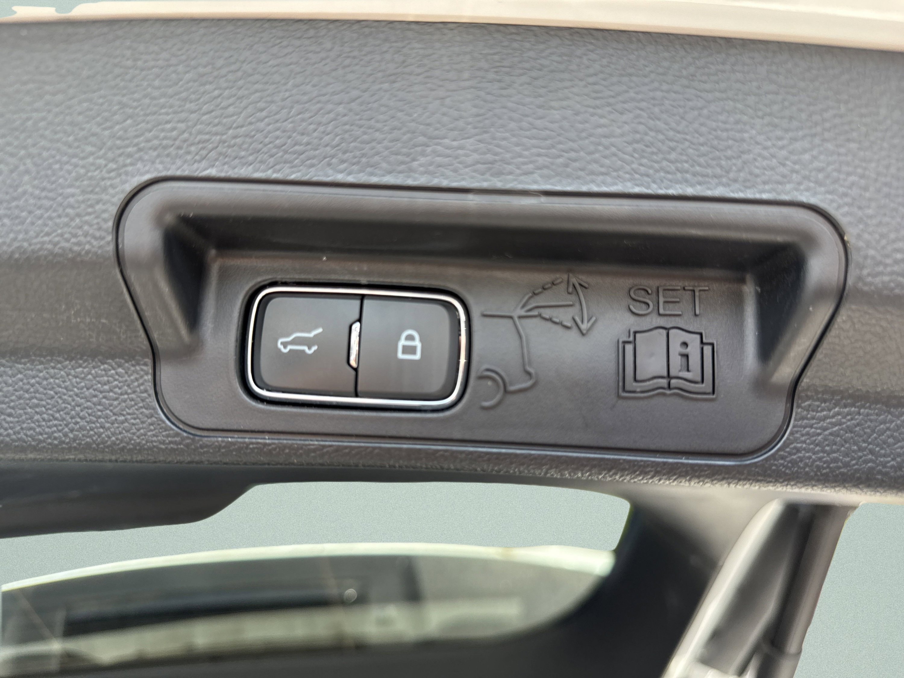 Used 2023 Ford Explorer XLT w/ Equipment Group 202A image 21