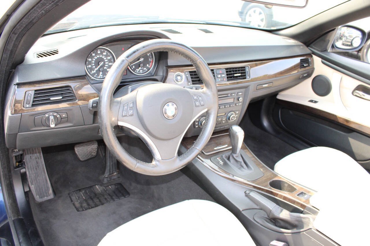 Used 2013 BMW 328i Convertible RWD image 21