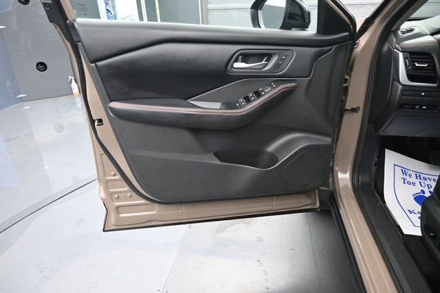 Used 2025 Nissan Rogue SV w/ Rock Creek Premium Package AWD/4WD image 11