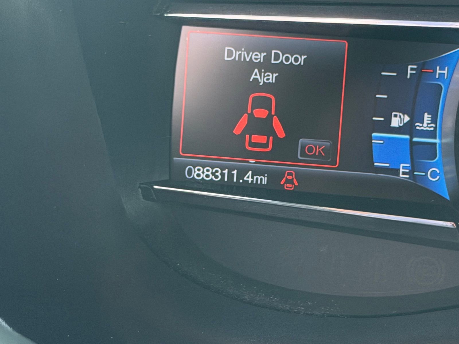 Used 2019 Ford Explorer XLT w/ Equipment Group 202A AWD/4WD image 20