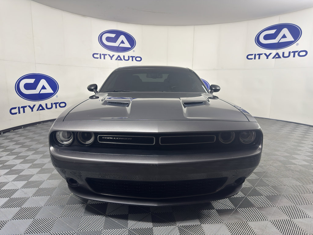 Used 2023 Dodge Challenger SXT RWD image 9