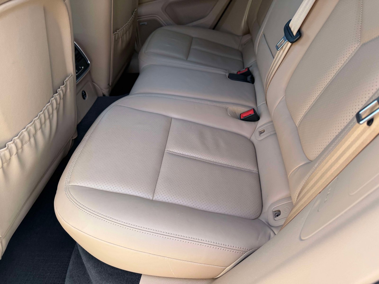 Used 2022 Porsche Macan image 25