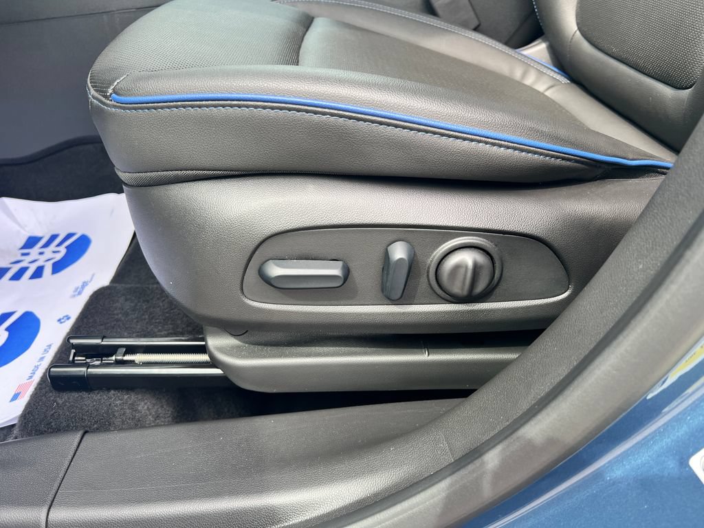Used 2025 Buick Encore GX Sport Touring w/ Comfort Package FWD image 17