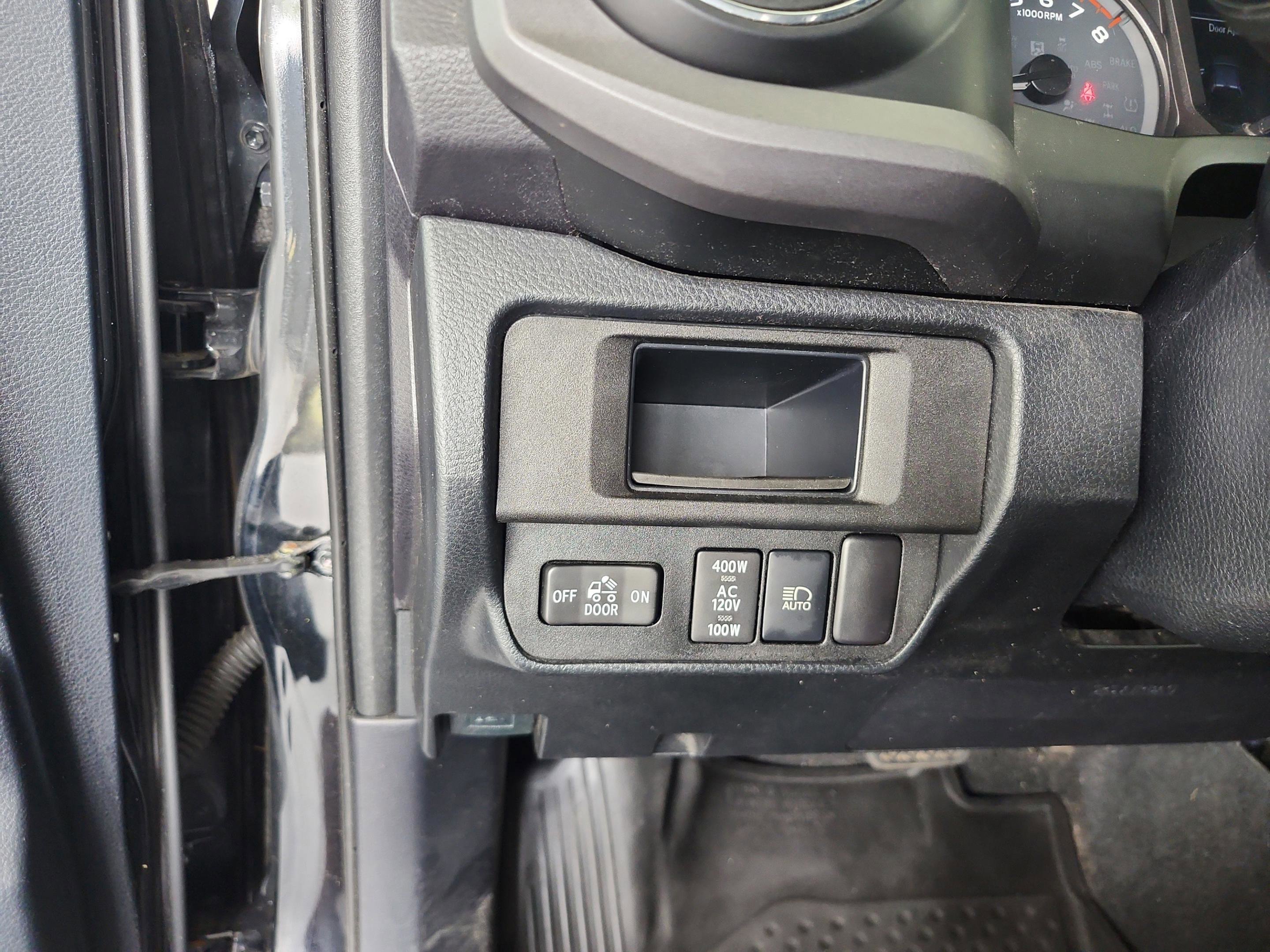 Used 2019 Toyota Tacoma TRD Sport w/ Technology Package AWD/4WD image 13