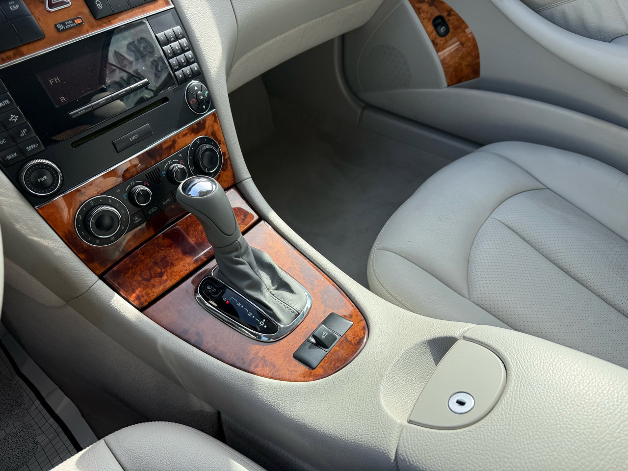 Used 2005 Mercedes-Benz CLK 320 Cabriolet image 16