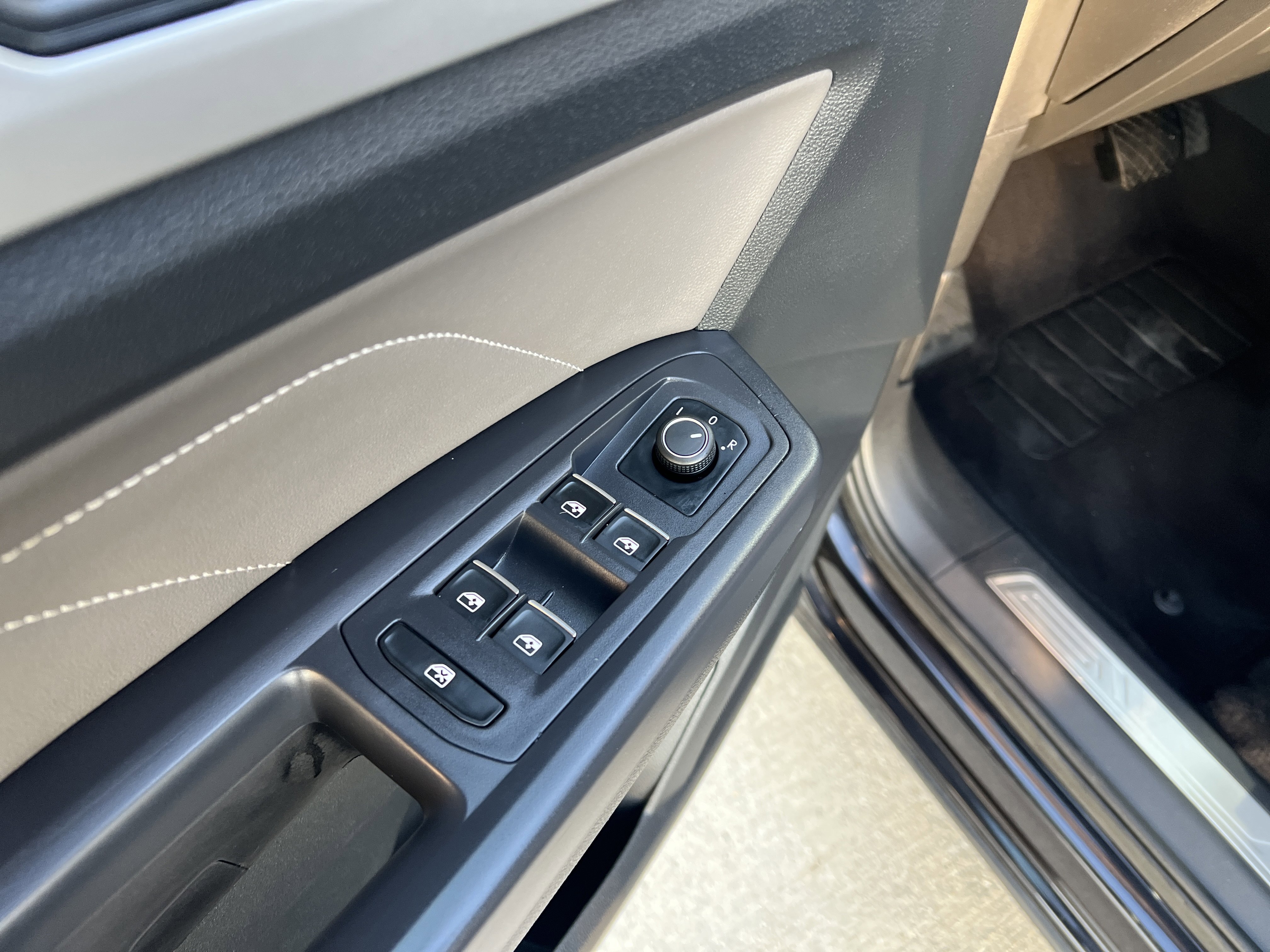 Certified 2021 Volkswagen Atlas SE image 14