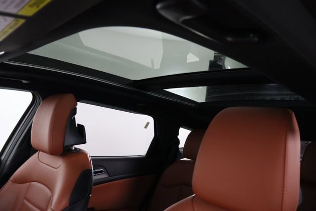 Used 2023 Kia Sportage SX image 28