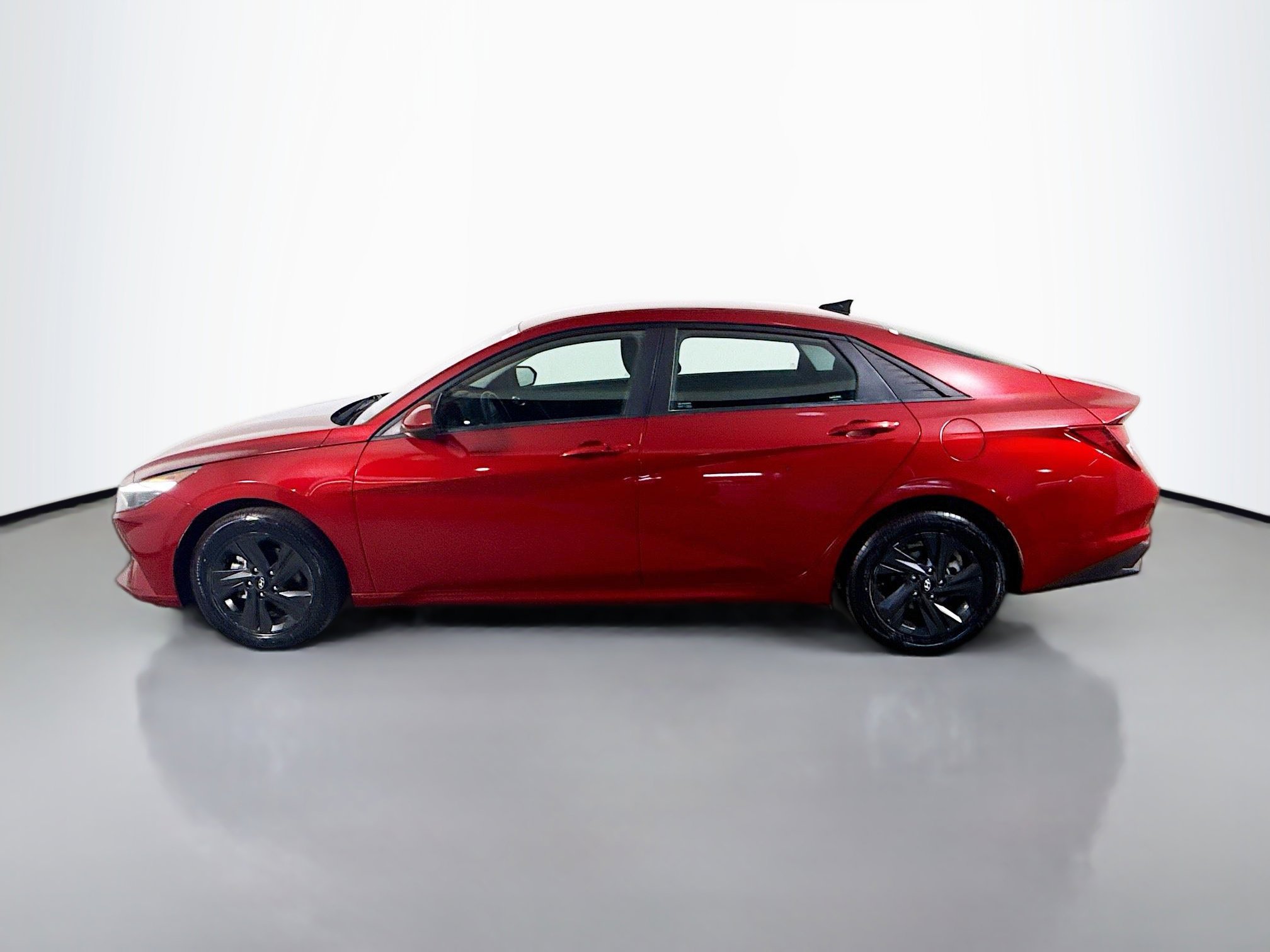 Used 2023 Hyundai Elantra SEL w/ Cargo Package FWD image 6