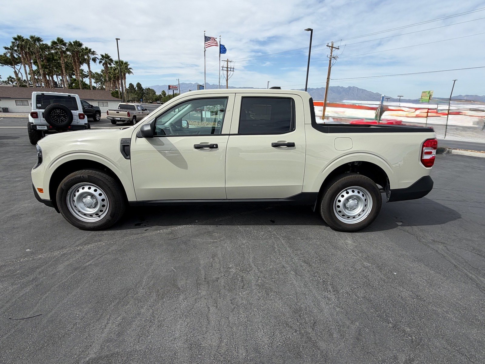 Used 2025 Ford Maverick XL w/ Equipment Group 102A AWD/4WD image 6