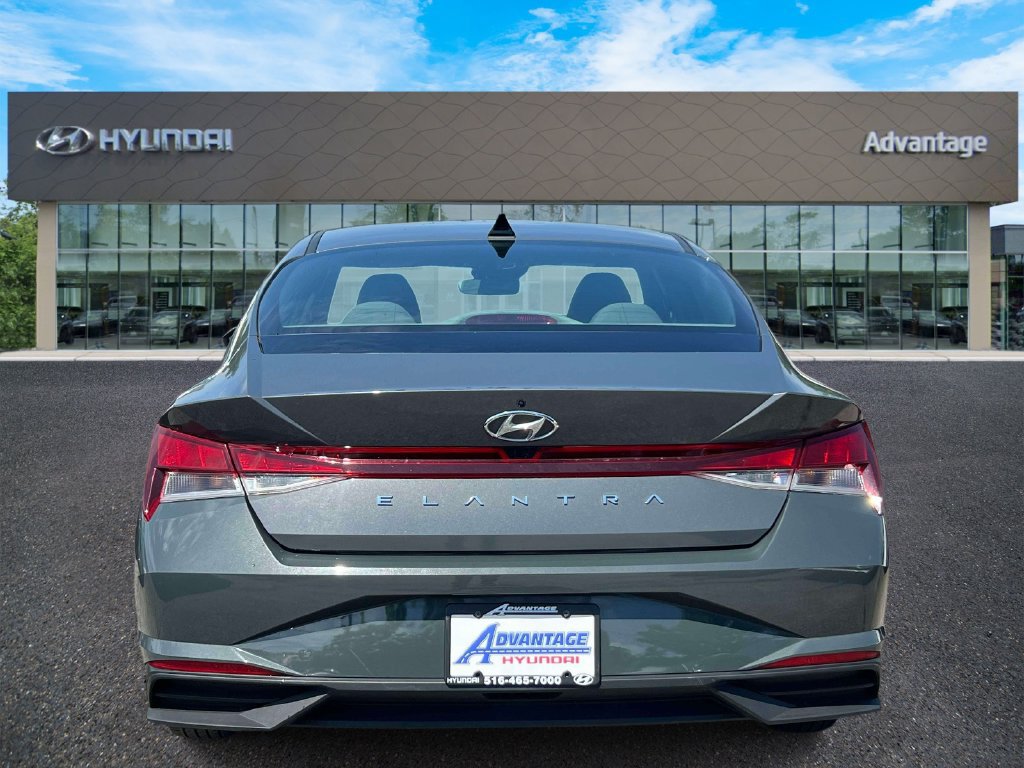 Used 2023 Hyundai Elantra SEL FWD image 6