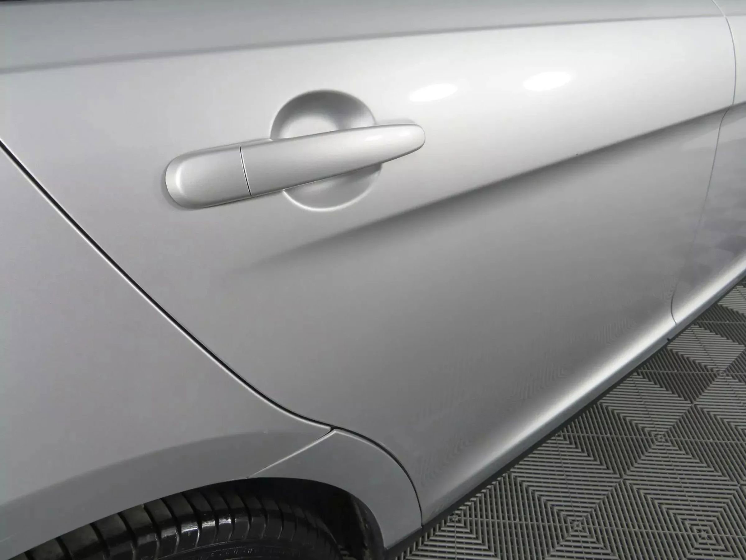 Used 2018 Ford Taurus Limited image 32