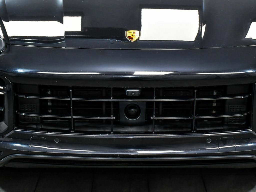 Used 2021 Porsche Cayenne Turbo w/ Assistance Package image 72