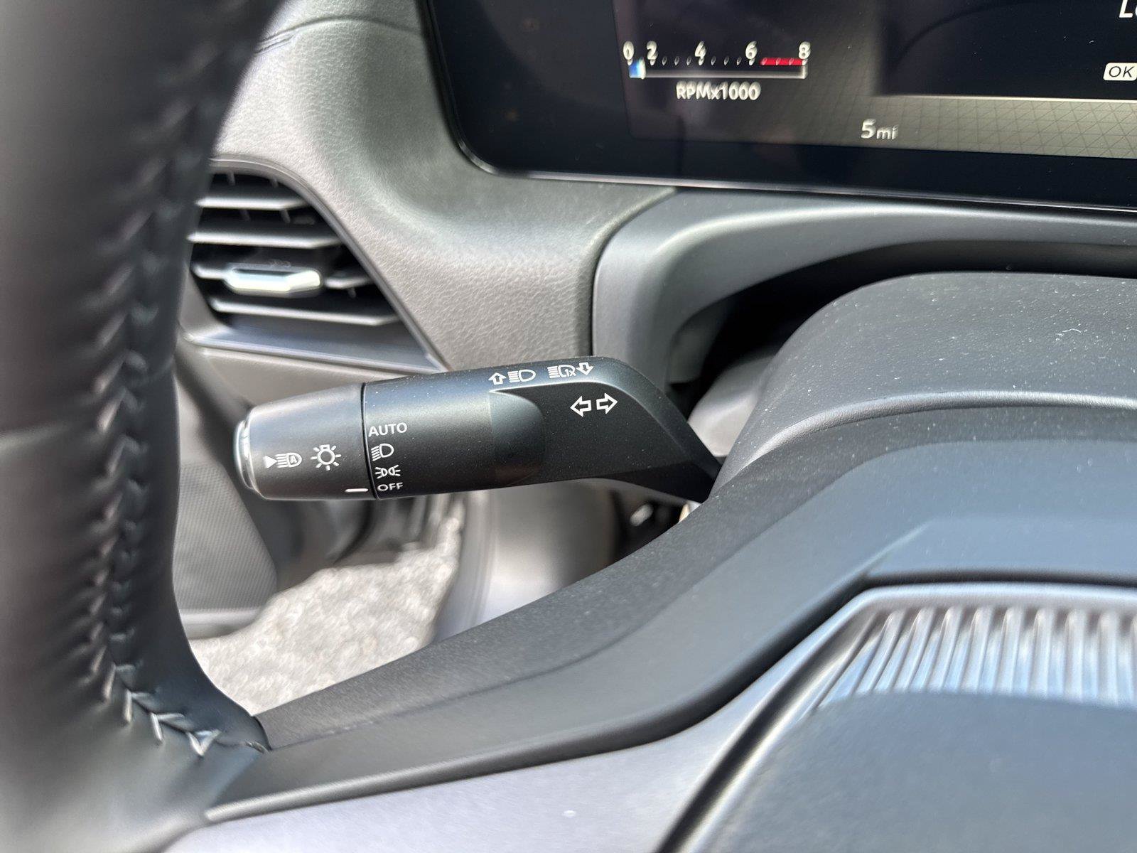 New 2027 Nissan Sentra SV w/ SV Convenience Package FWD image 15