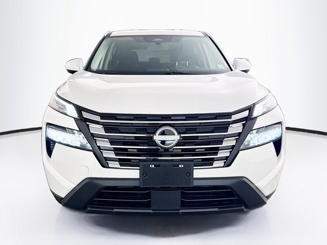 Certified 2026 Nissan Rogue SV AWD/4WD image 2