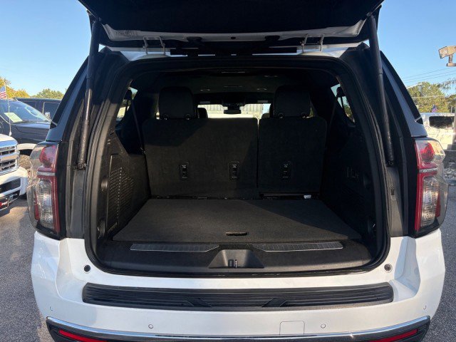 Used 2023 Chevrolet Suburban Premier AWD/4WD image 15