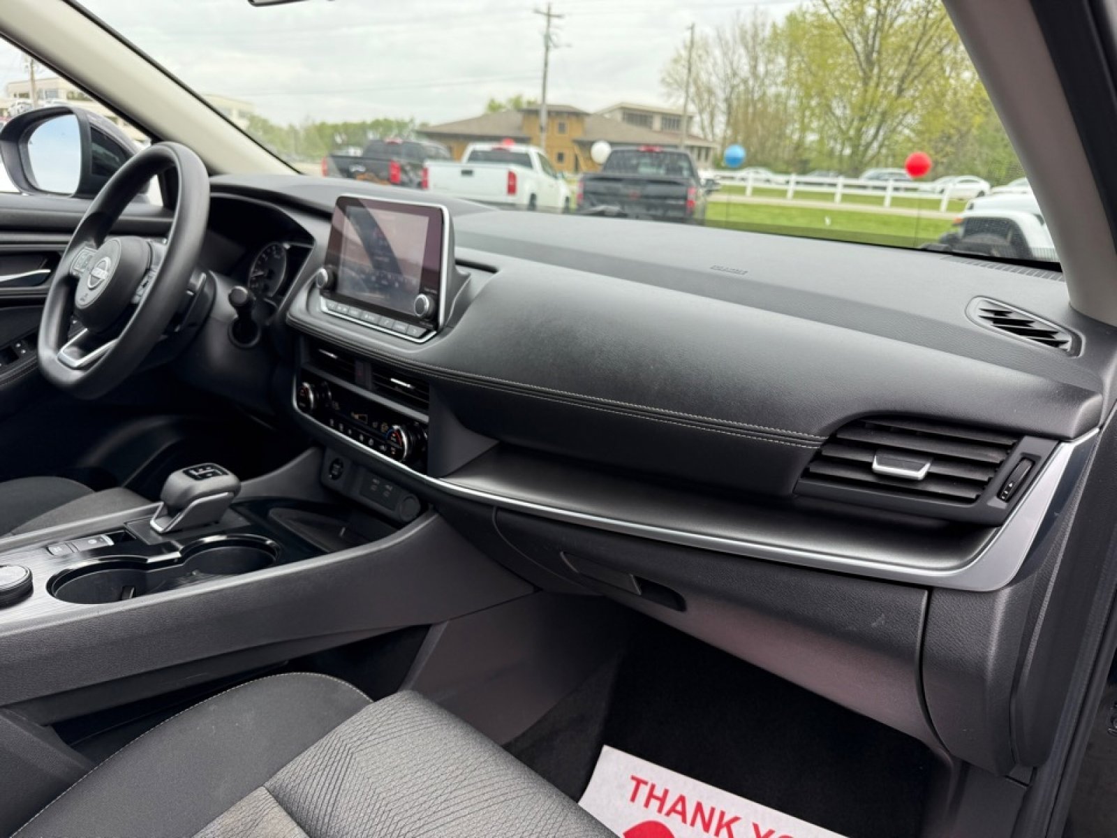 Used 2024 Nissan Rogue SV image 12