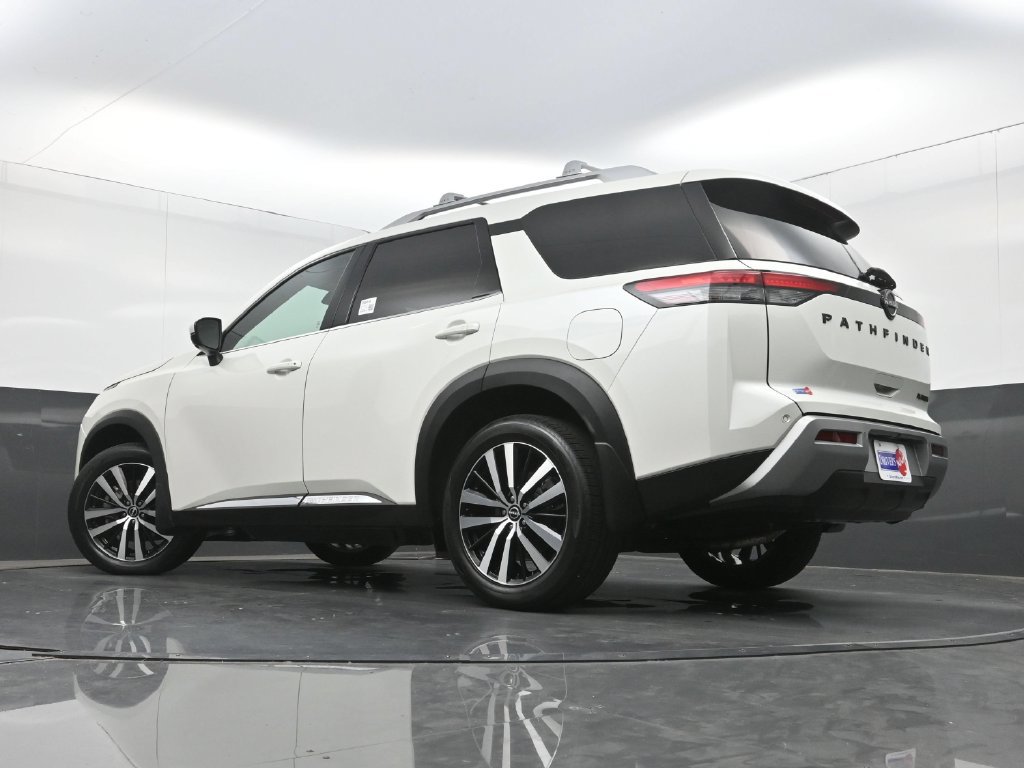 Used 2024 Nissan Pathfinder Platinum FWD image 33