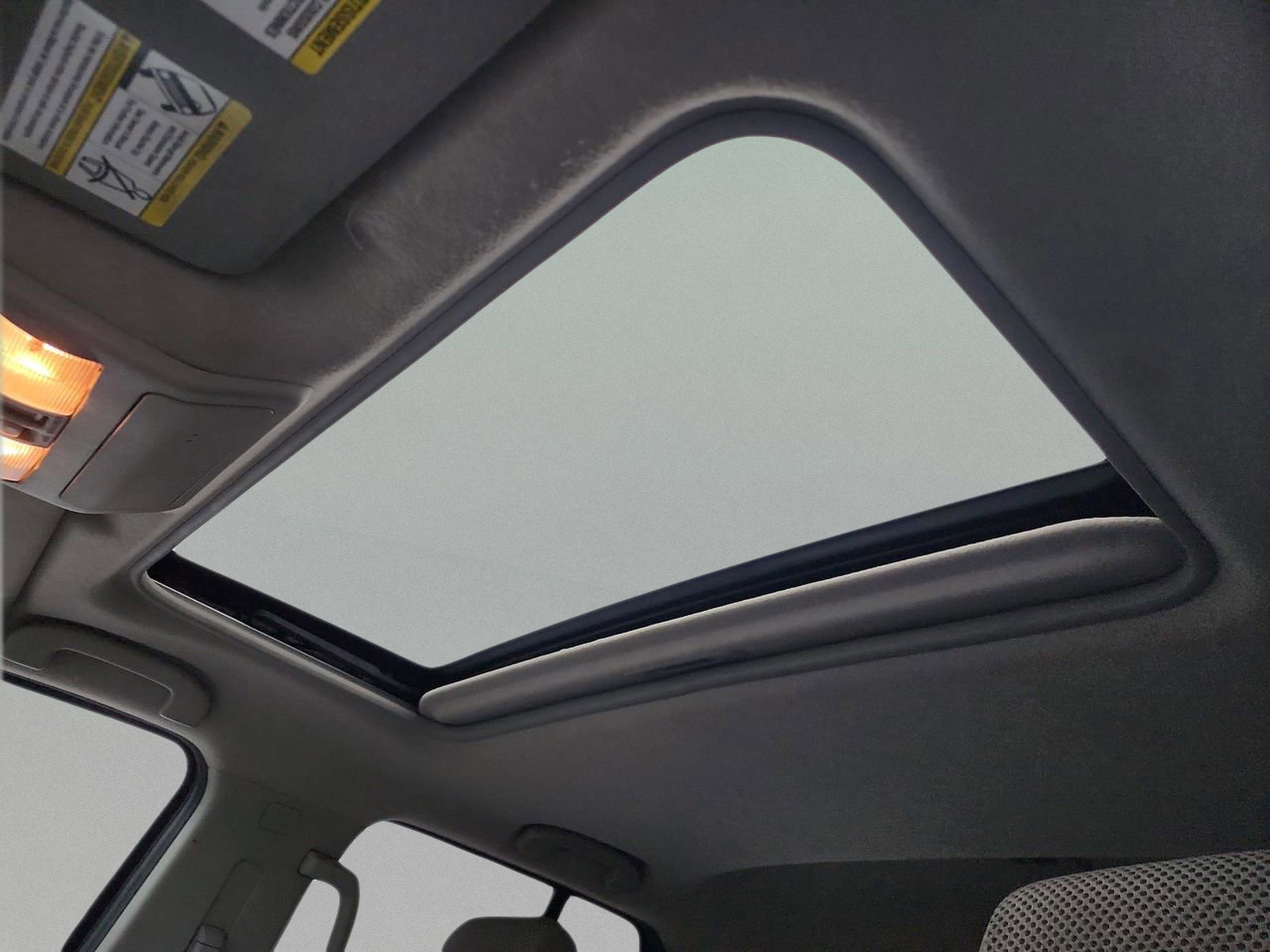 Used 2016 Nissan Frontier SV w/ Moonroof Package image 29