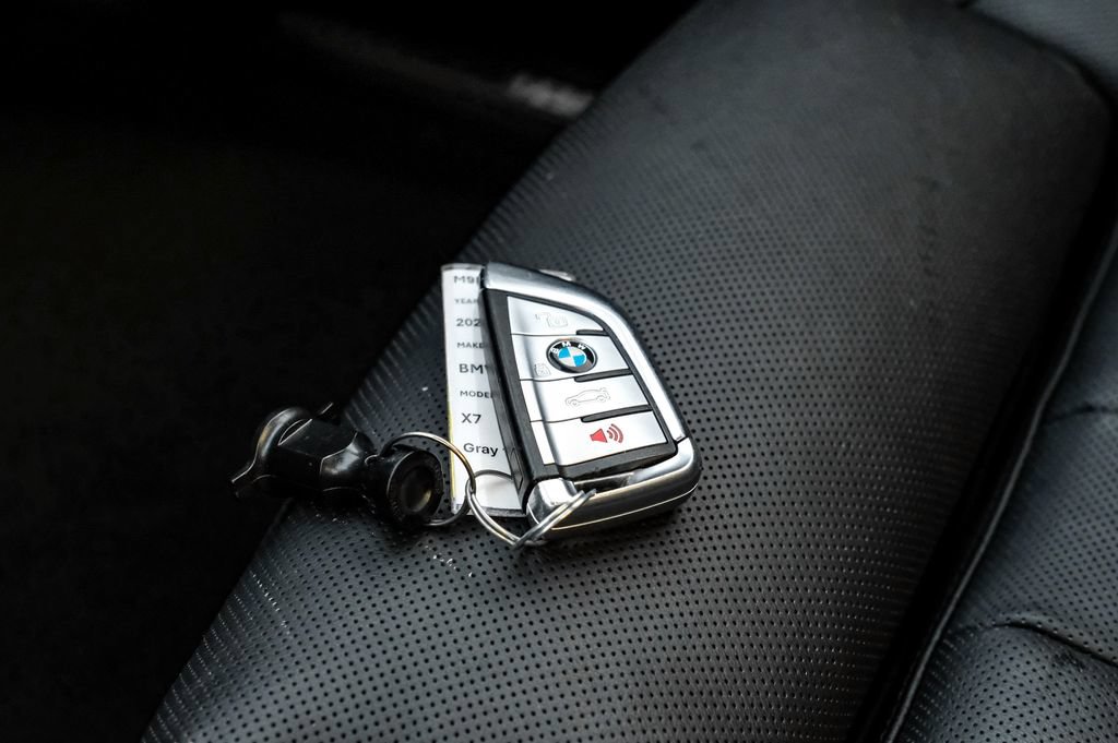 Used 2021 BMW X7 M50i w/ Dynamic Handling Package AWD/4WD image 58