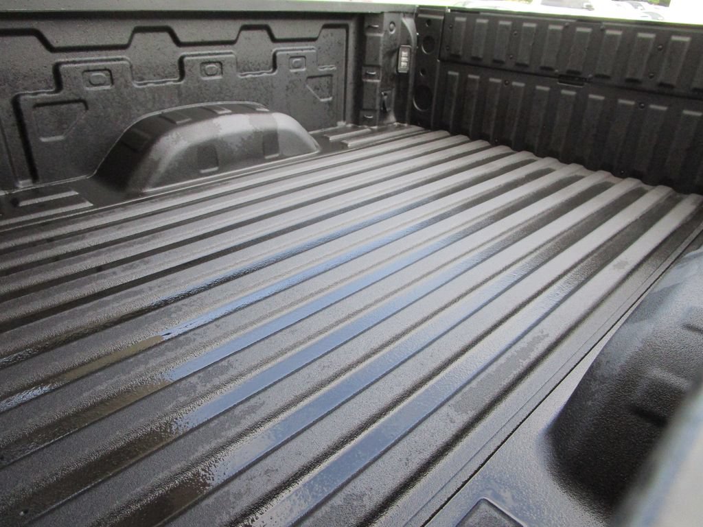 Used 2026 GMC Sierra 2500 SLE w/ SLE Value Package; AWD/4WD image 23