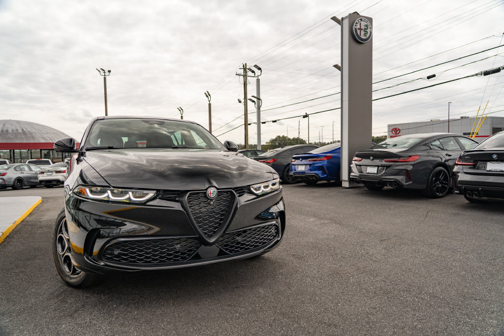 New 2025 Alfa Romeo Tonale w/ Premium Package AWD/4WD image 11