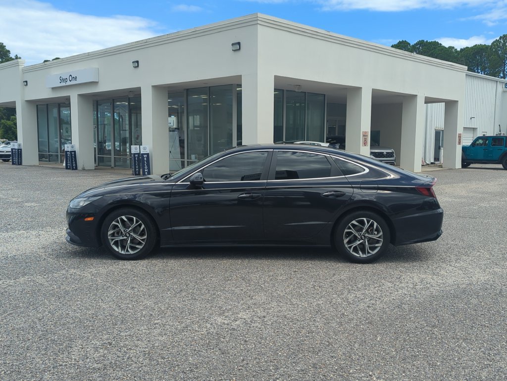 Used 2023 Hyundai Sonata SEL w/ Convenience Package FWD image 4
