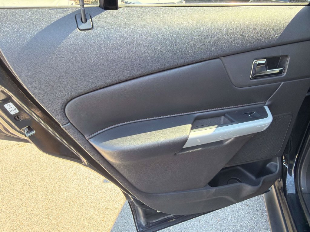 Used 2013 Ford Edge Limited FWD image 19
