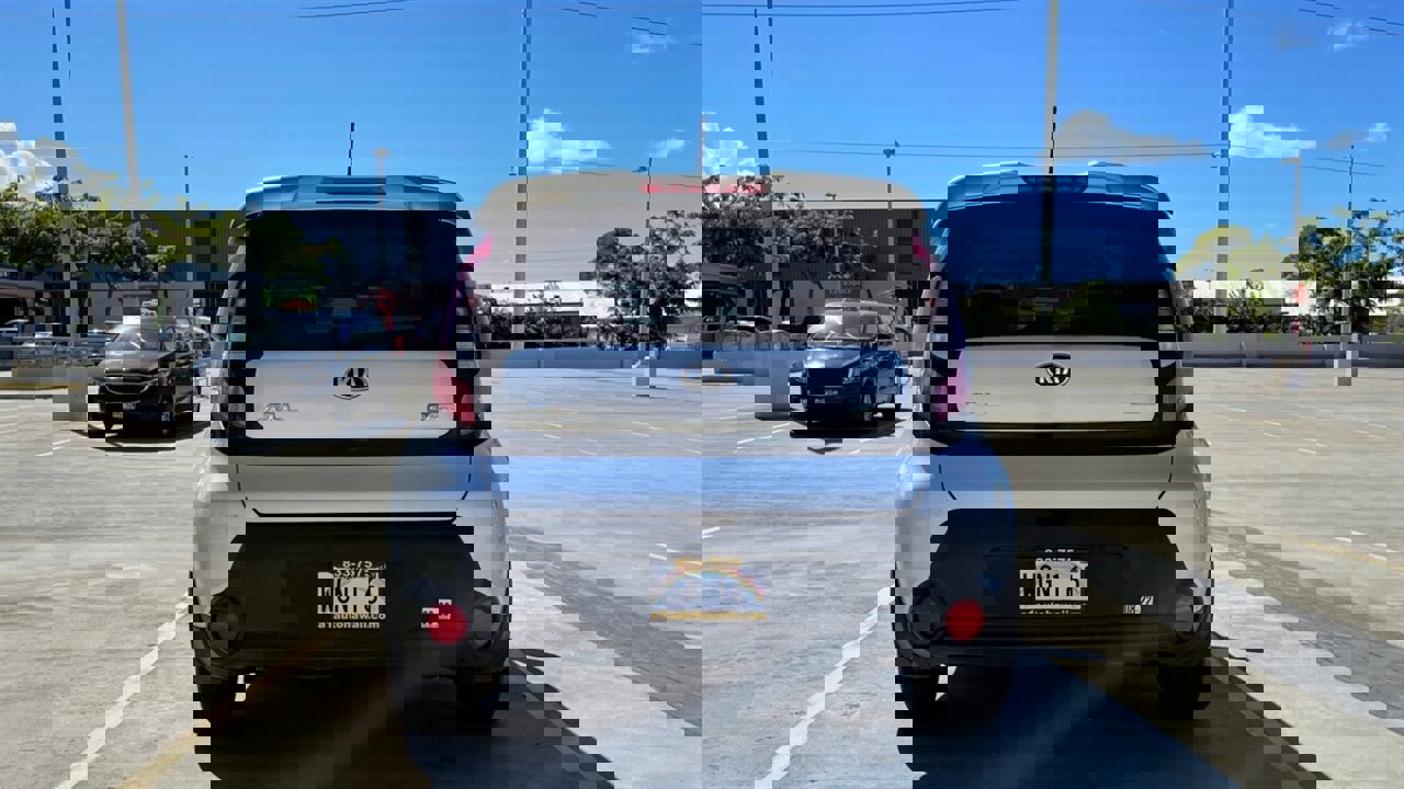 Used 2015 Kia Soul + image 4