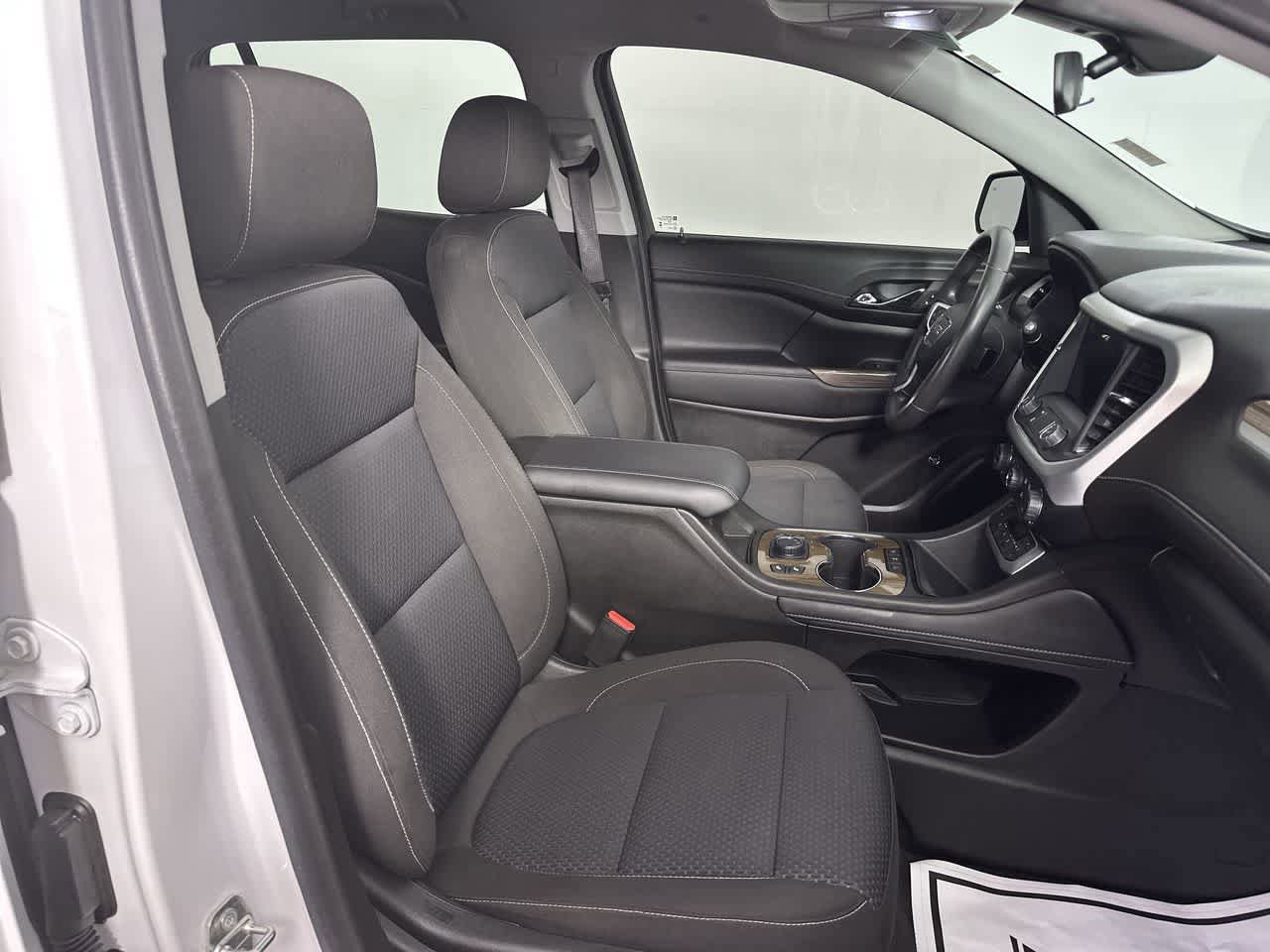 Used 2023 GMC Acadia SLE w/ Driver Convenience Package FWD image 6