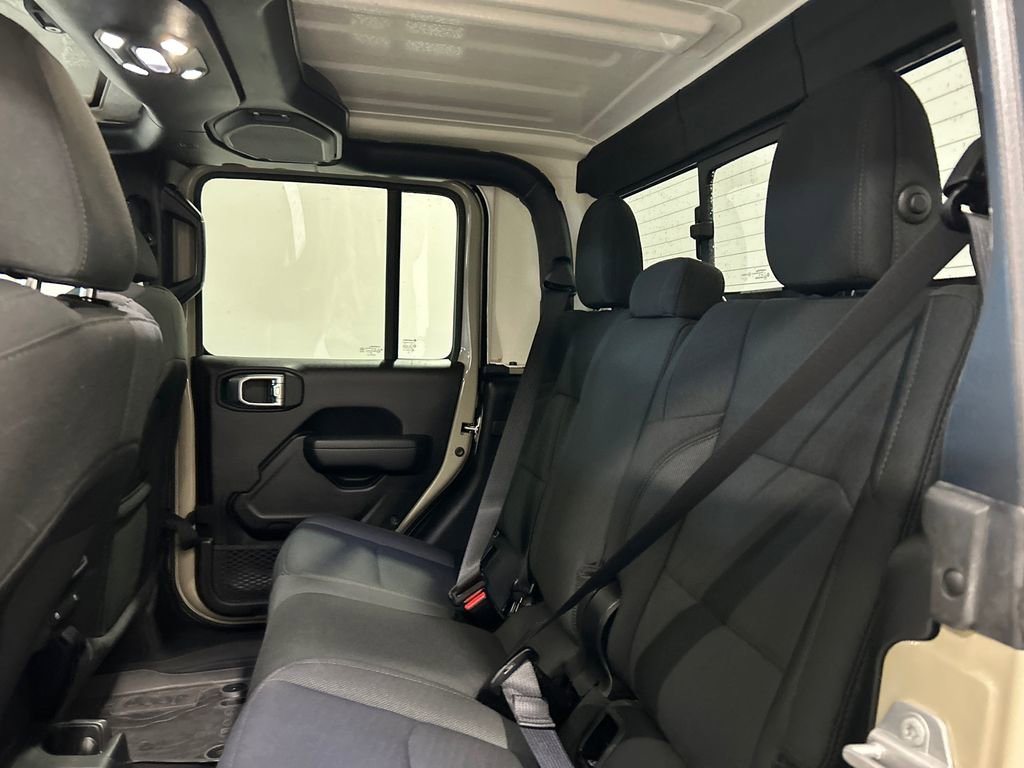 Used 2022 Jeep Gladiator Sport image 31