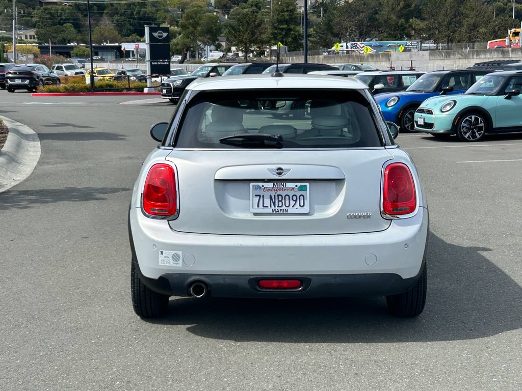 Used 2015 MINI Cooper 4-Door Hardtop FWD image 4