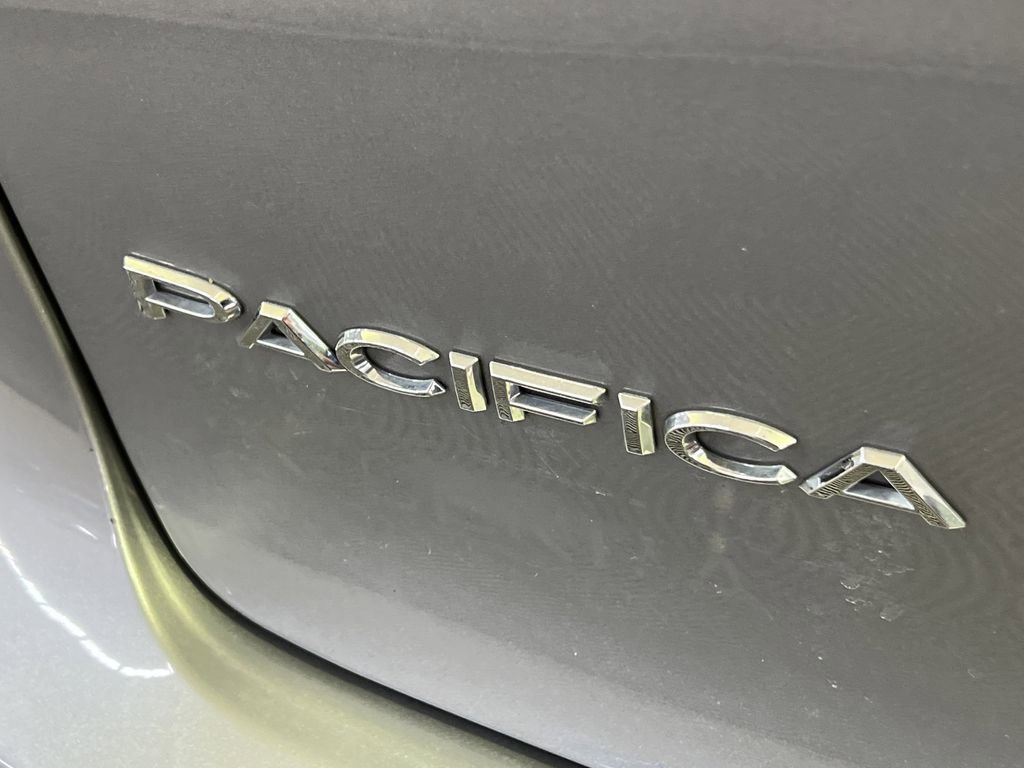 Used 2019 Chrysler Pacifica Touring Plus image 13