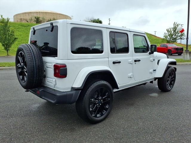 Used 2025 Jeep Wrangler Unlimited Sahara w/ Safety Group AWD/4WD image 4