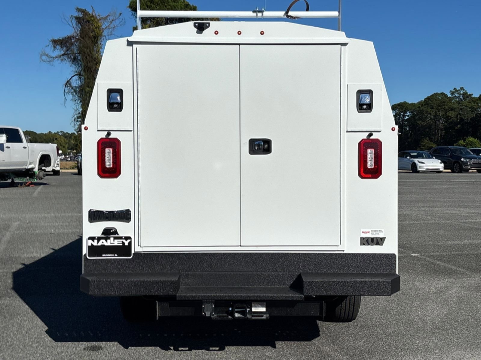 New 2025 GMC Savana 3500 w/ Power Convenience Package image 34