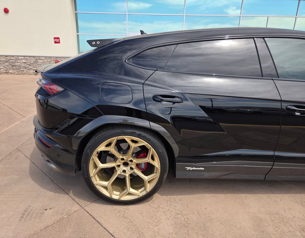 Used 2023 Lamborghini Urus Performante AWD/4WD image 11