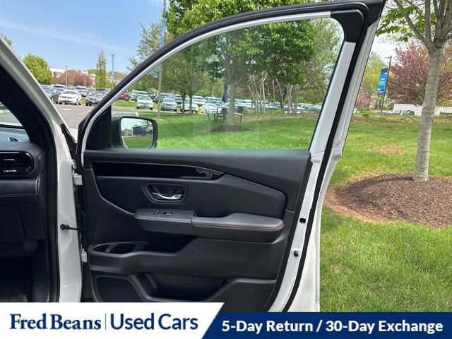 Used 2023 Honda Pilot TrailSport image 16
