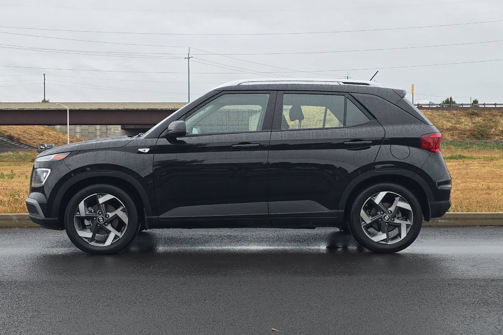 Used 2026 Hyundai Venue SEL FWD image 6