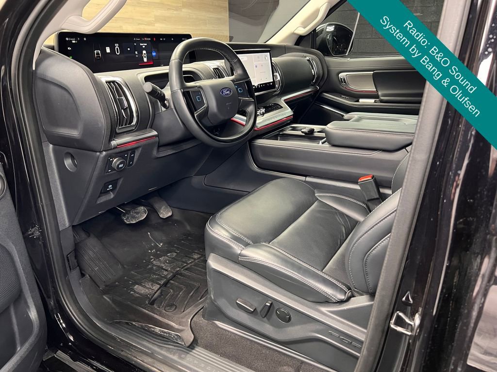 Used 2025 Ford Expedition Max Platinum image 3