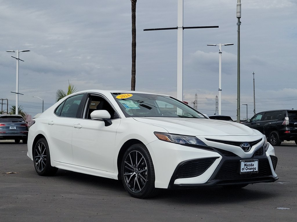 Used 2024 Toyota Camry SE FWD image 34