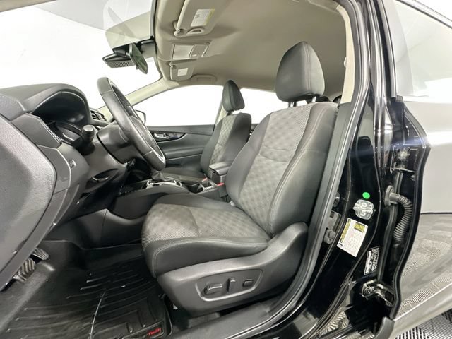 Used 2019 Nissan Rogue Sport SV w/ Technology Package AWD/4WD image 17