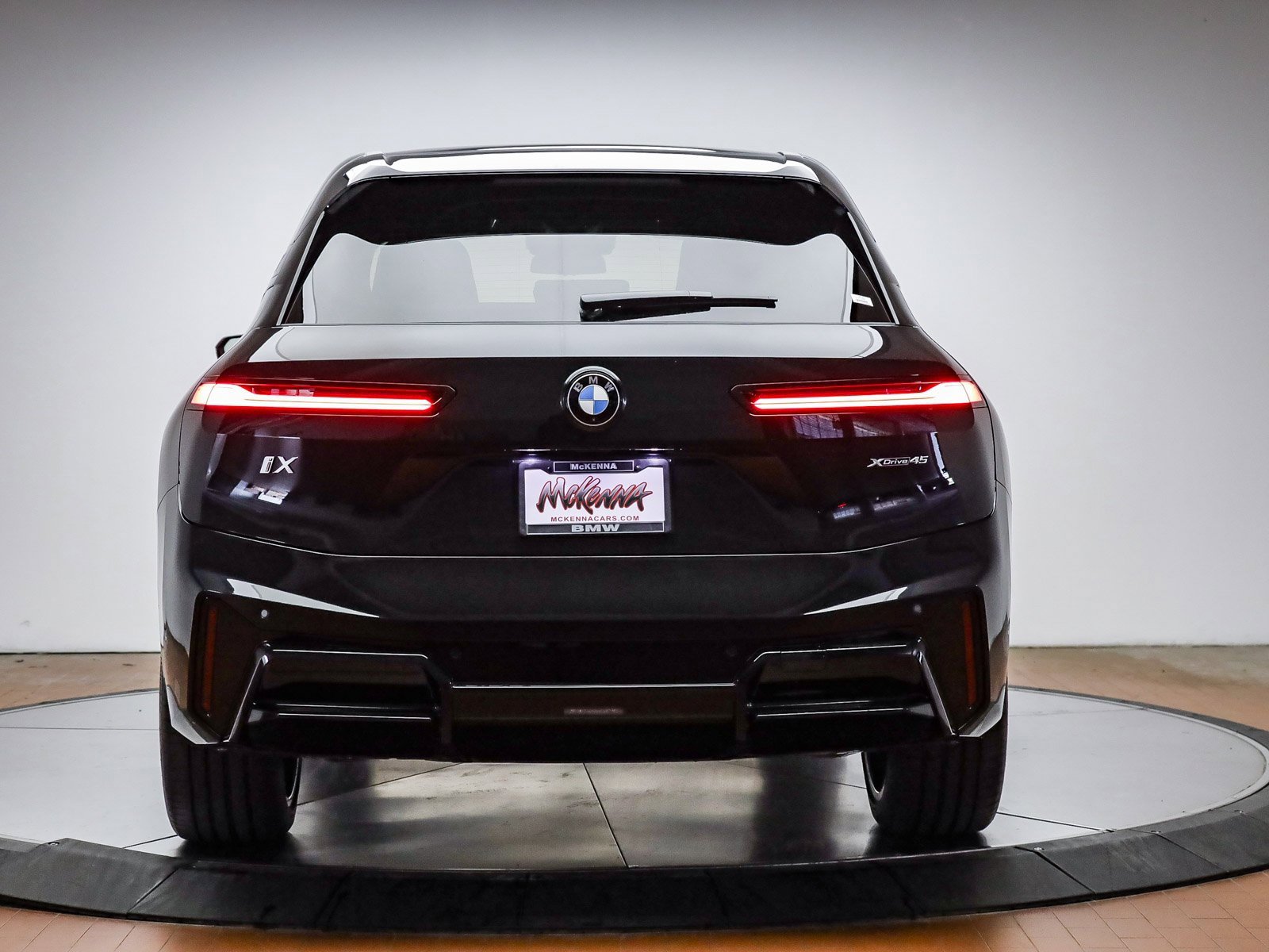 New 2026 BMW iX xDrive45 w/ M Sport Package image 8