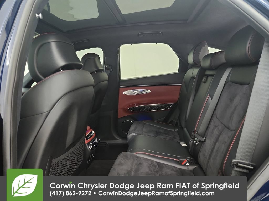 Used 2022 Genesis GV70 3.5T Sport w/ Sport Prestige Package AWD/4WD image 31