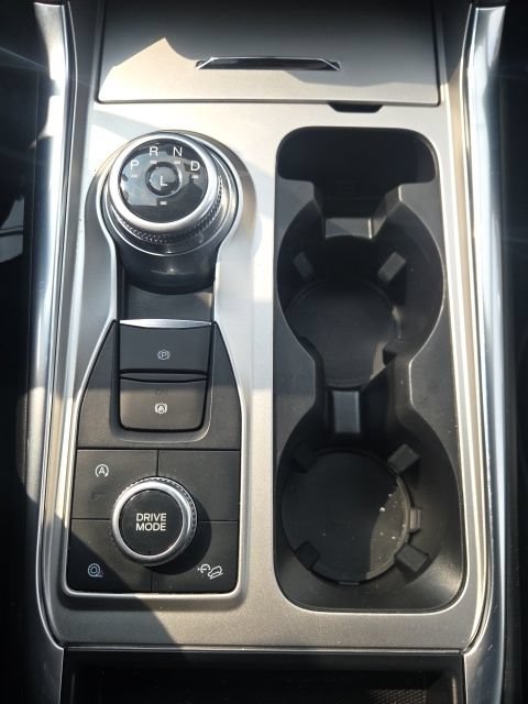Used 2021 Ford Explorer XLT w/ Equipment Group 202A AWD/4WD image 36