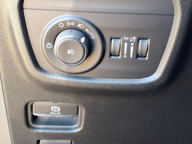 New 2025 Jeep Grand Cherokee L Limited w/ Black Appearance Package image 21